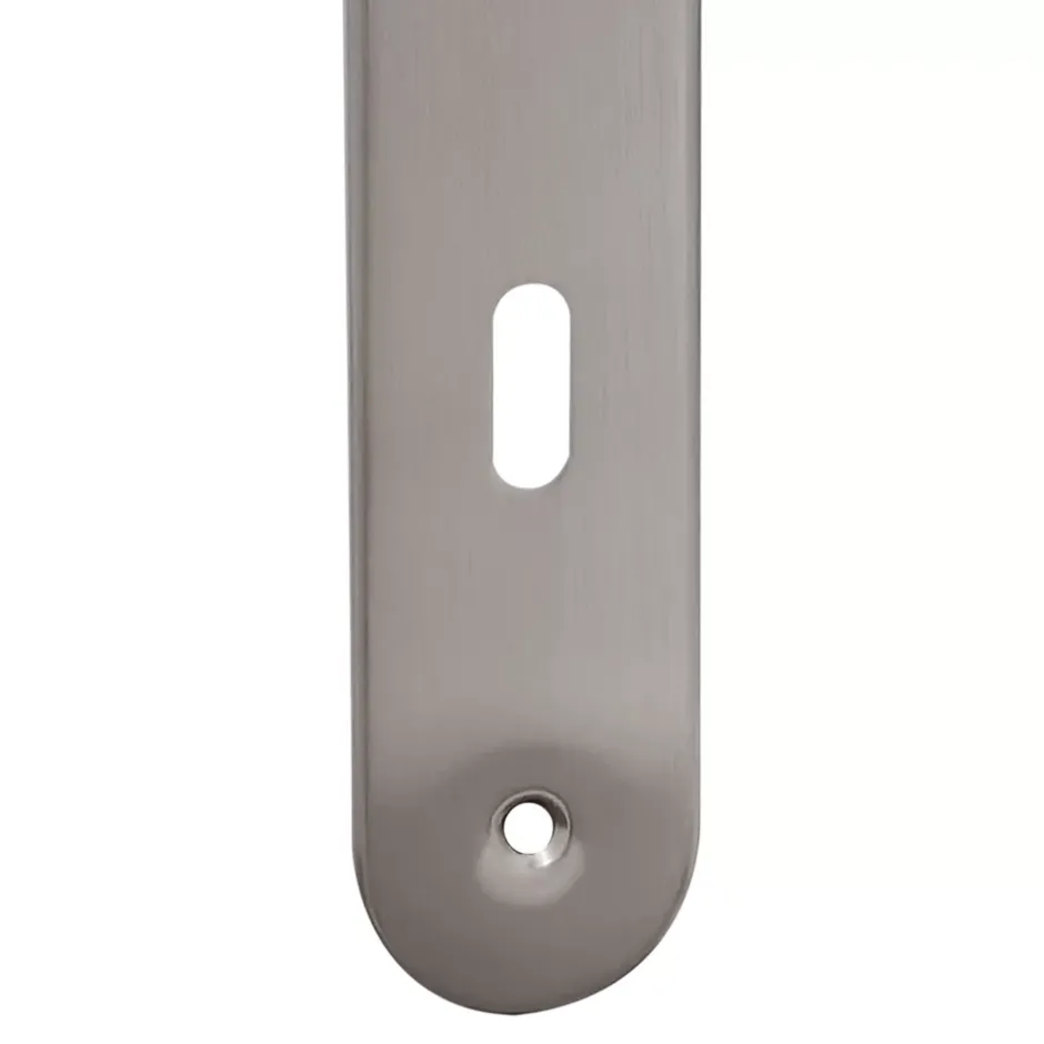 2 poignées de porte sur plaque rond avec serrure Amga, entraxe 195mm, coloris gris satiné