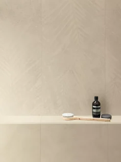 Carrelage effet Béton Beige Coquille Jungle 120x50x0,85 cm Mat Stavira - Mur intérieur (vendu par carton de 1,8 m²) - RO'MA CARREL-Ro'Ma Carrelage Outlet