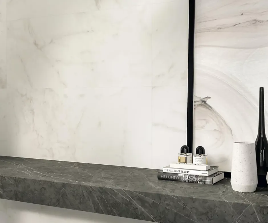 Carrelage effet Marbre Blanc Calacatta Celeste 120x50x0,85 cm Silk Faventa - Mur intérieur (vendu par carton de 1,8 m²) - RO'MA CA-Ro'Ma Carrelage Sale