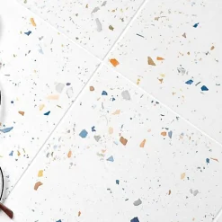 Carrelage Effet Terrazzo COLOR DROPS 18,5x18,5 Off White - Les Carreaux de Jean-Les Carreaux De Jean  Clearance