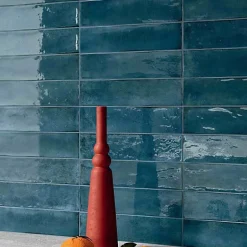 Les Carreaux De Jean Carrelage Effet Zellige Bleu FUSION Blue 6x25cm - Les Carreaux de Jean