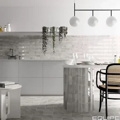 Gioia Materia Carrelage Effet Zellige Gris COLO Gloss 5x15 Amber Grey - Les Carreaux de Jean