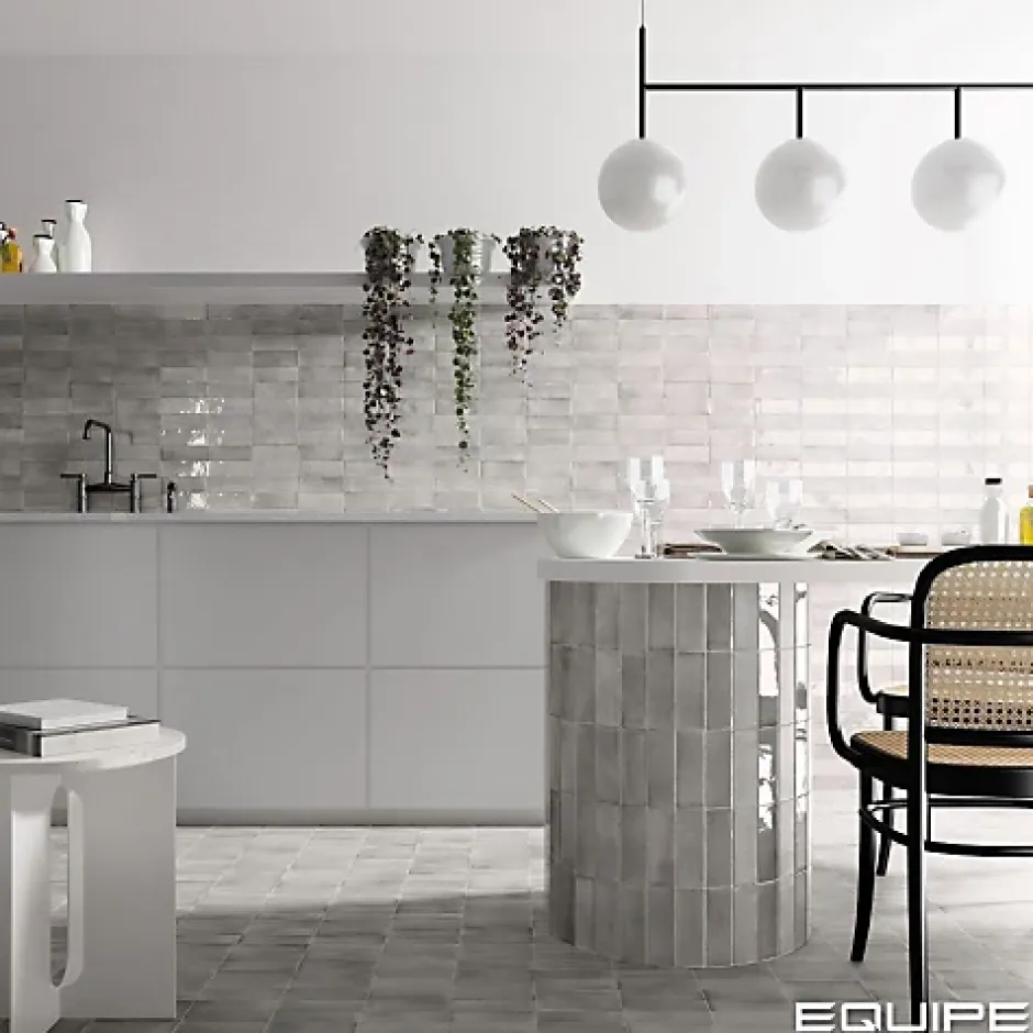 Gioia Materia Carrelage Effet Zellige Gris COLO Gloss 5x15 Amber Grey - Les Carreaux de Jean