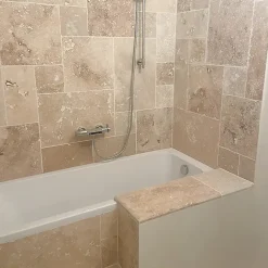 Carrelage en travertin deuxième choix - Opus : 4 formats, 1,2 cm - Vendu en lot de 0.74 m²-Ligerio