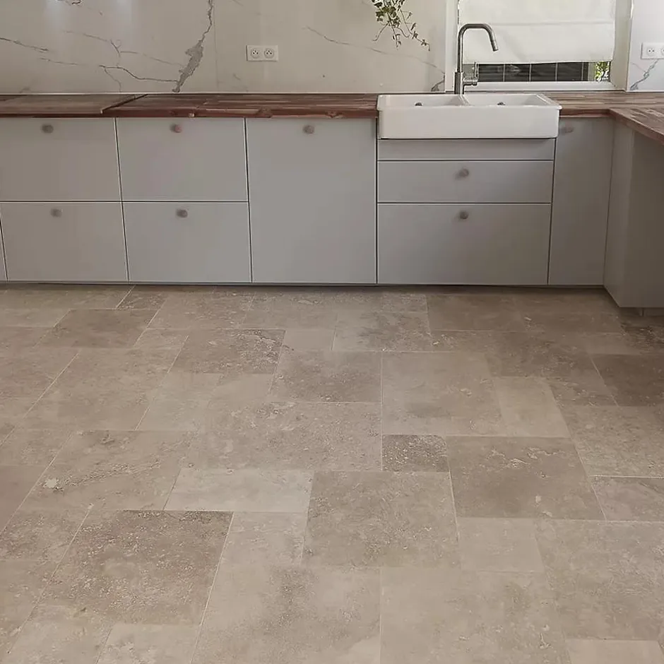 Carrelage en travertin light adouci rebouché PREMIUM - Opus : 4 formats x 1,2 cm - Vendu par lot de 0,74 m²-Ligerio Best