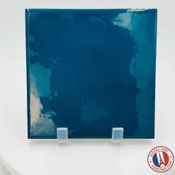 Carrelage extérieur piscine carré bleu brillant 15x15 cm SPA&POOLS GLACIER-Aelle Carrelage Hot