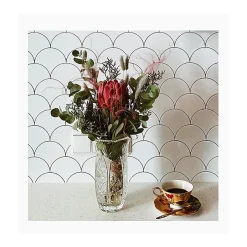 Aelle Carrelage Carrelage mur écaillon de poisson uni blanc mate 10,6x12 cm SCALE FAN WHITE MATT