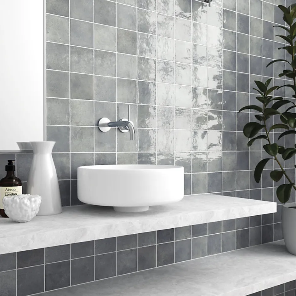 Aelle Carrelage Carrelage mur effet pierre gris bleu 10x10 cm brillant - VERTICALE MOODY BLUE