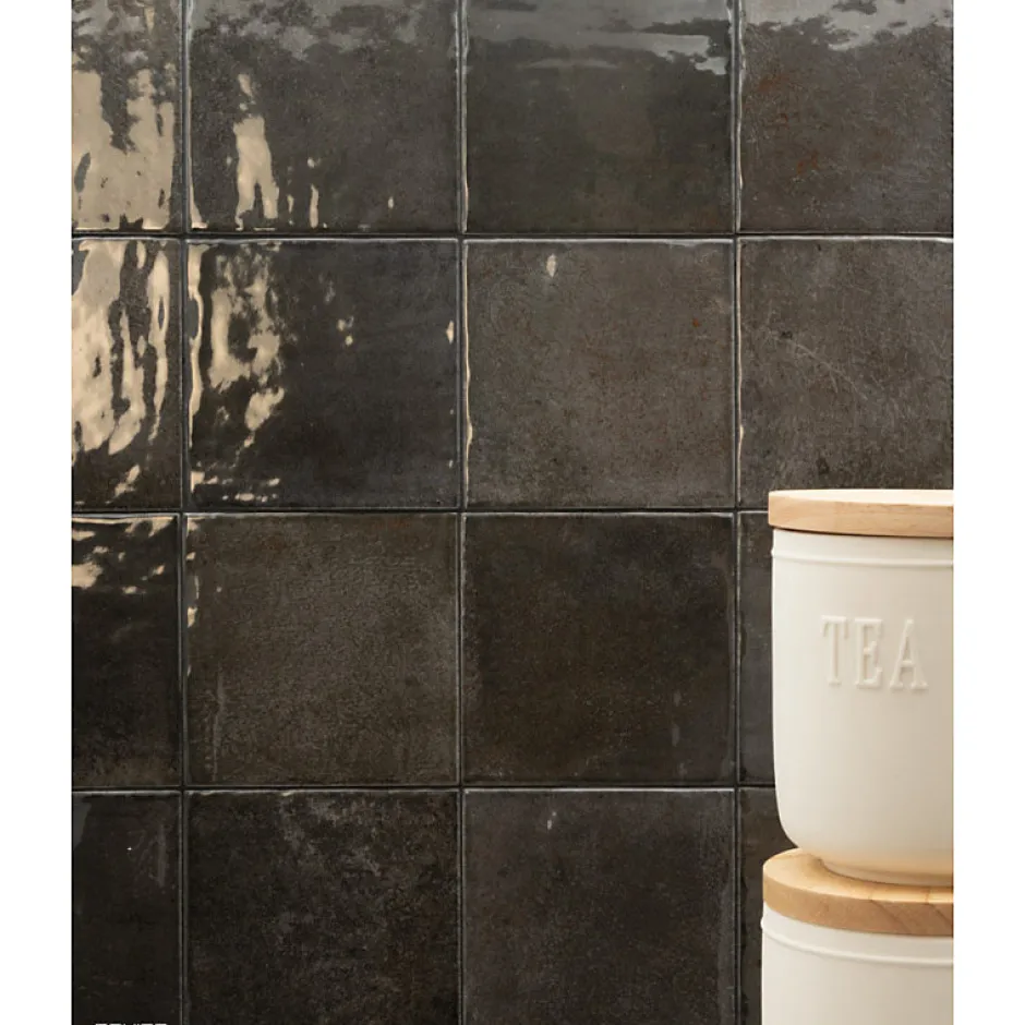 Aelle Carrelage Carrelage mur effet pierre noir 10x10 cm brillant - VERTICALE SOOT