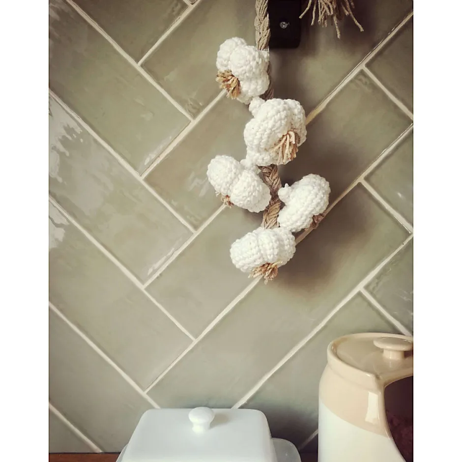 Carrelage mur effet zellige vert kaki 7,5x30 cm MASIA OLIVE-Aelle Carrelage New