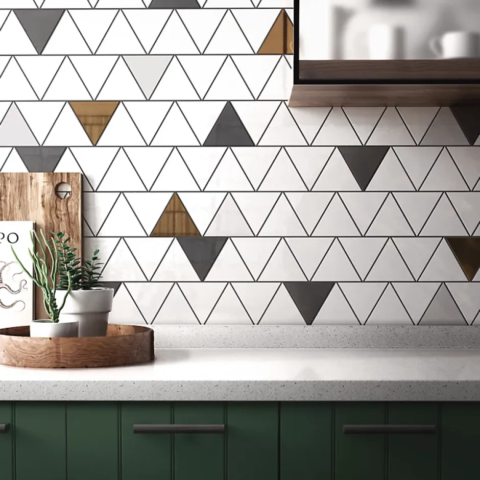 Aelle Carrelage Carrelage mur triangulaire uni blanc mate 10,8x12,4 cm SCALE TRIANGOLO WHITE MATT