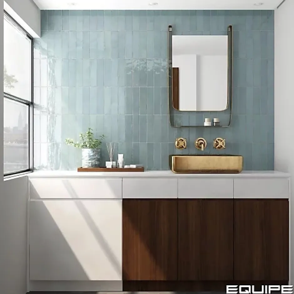 Gioia Materia Carrelage mural Effet Zellige Bleu Ciel TRIBE 6x24,6cm Watercolour - Les Carreaux de Jean