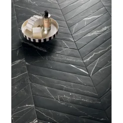Aelle Carrelage Carrelage sol / mur chevron effet marbre noir 7,4X45 cmm - SCULTOREA Dark diamond chevron J475