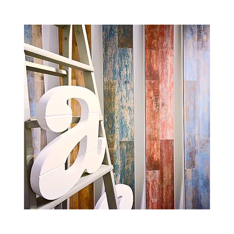 Aelle Carrelage Carrelage sol / mur effet bois vieilli rouge 14,4 x 89,3 cm YUGO R VOLCAN