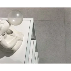 Carrelage sol / mur effet béton gris anthracite 120x120 cm NASSAU GRAFITO-Aelle Carrelage Outlet