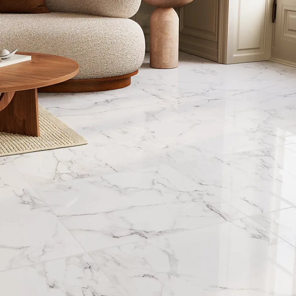 Carrelage sol et mur effet marbre blanc brillant L.60,8 x l.60,8 cm x ép.8,5 mm, Aruma-GoodHome Outlet