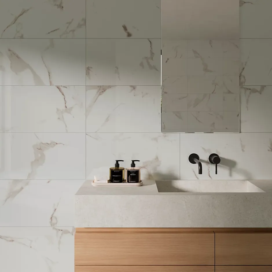 Ecoceramic Carrelage sol et mur intérieur en grès effet marbre blanc brillant L.60 x l.30 cm x ép.8,5 mm, Aria