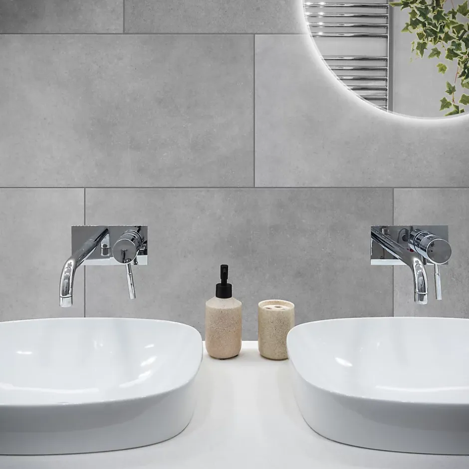 Carrelage sol et mur intérieur gris mat effet béton L.61,7 x l.30,7 cm x ép.7,4 mm, Konkrete-GoodHome Clearance