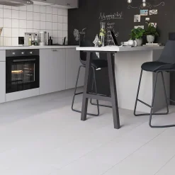 Carrelage sol intérieur blanc effet béton L.60 x l.30 cm x ép.10 mm, Smooth-GoodHome