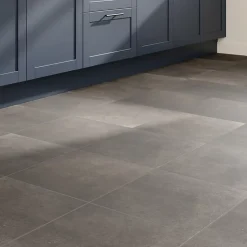 Carrelage sol intérieur effet béton gris L.42,6 x l.42,6 cm x ép.7,4 mm, Konkrete-GoodHome Online