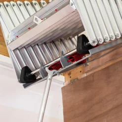 BPS Access Solutions Échelle de grenier accordéon aluminium 2.74m, Design compact, Marches antidérapantes, Charge max. 150 kg, BPS Depot