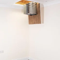 BPS Access Solutions Échelle de grenier accordéon aluminium 3.35m, Design compact, Marches antidérapantes, Charge max. 150 kg, BPS Depot