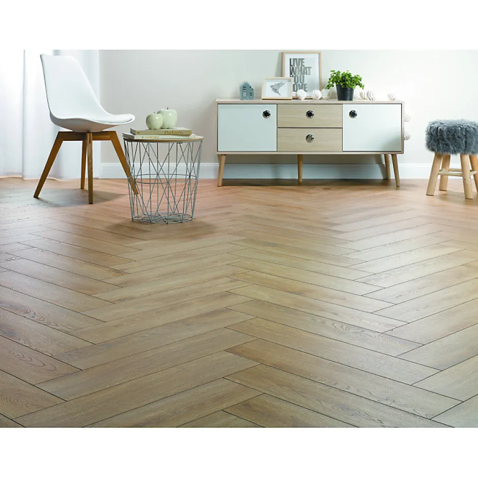 CHENE PRALIN - Parquet stratifié BATON ROMPU 12 mm-Aelle Carrelage Best