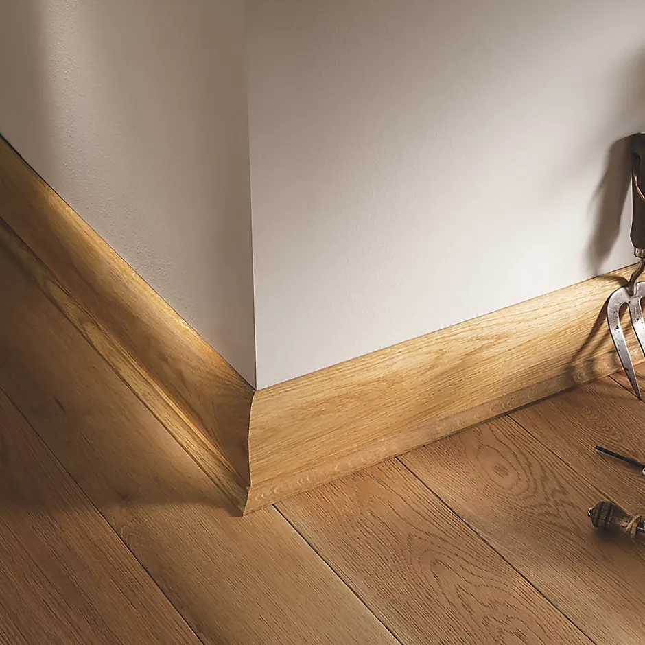 Corniche classique pin 18 x 18 mm L.2,4 m