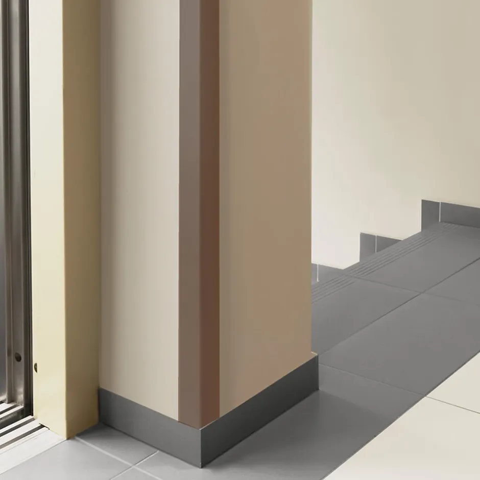 Cornière PVC 30x30mm , Autocollante, Protection coins et arêtes, 200 cm, marron-Quest Best