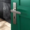 GoodHome Ensemble poignée sur plaque rectangulaire serrure Kerver effet nickel satin gris L.128mm x l.42mm entraxe 165-195mm