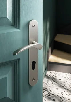 Ensemble poignée sur plaque rondcylindre Beare effet nickel satin gris L.110.5mm x l.40mm entraxe 195mm-GoodHome Sale