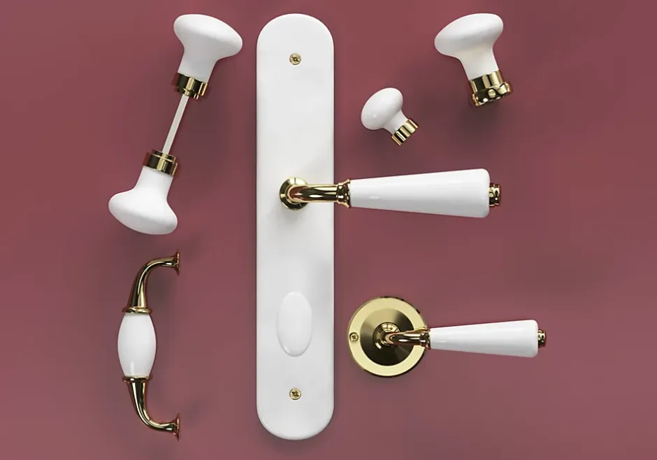 Ensemble poignée sur rosace Incurvé vis traversante ou à vis Porcelaine Vras brillant or Ø48mm-GoodHome New