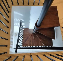 Escalier colimaçon 12 marches - Haut. à franchir 2.46 à 2.88m - Diam. 160cm - Trémie carrée - Struct. Anthracite / marches Noyer --Matisere Discount