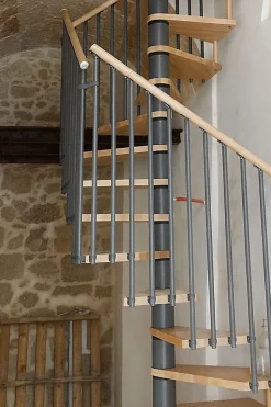 Escalier colimaçon 10 marches - Haut. à franchir 2.05 à 2.40m - Diam. 140cm - Trémie carrée - Struct. grise / marches naturel --Matisere