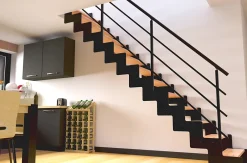 Escalier crémaillière droit Costa rampe acier marche hêtre l. 2.75 m-Alumin'home