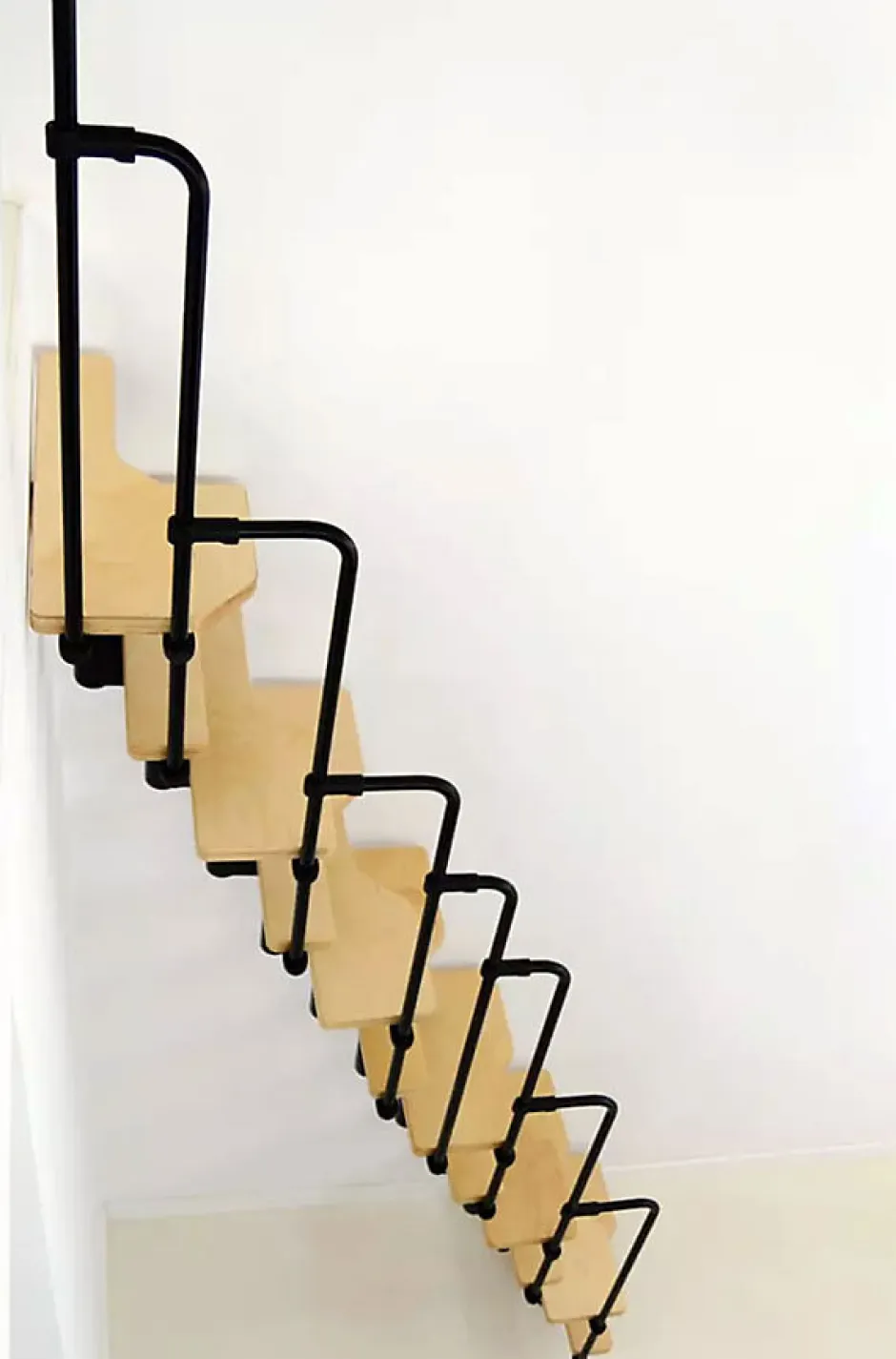 Matisere Escalier droit 13 marches - Hauteur à franchir 2.41 à 3.16m- Noir et Hêtre - TWISTER60-I-NH-13