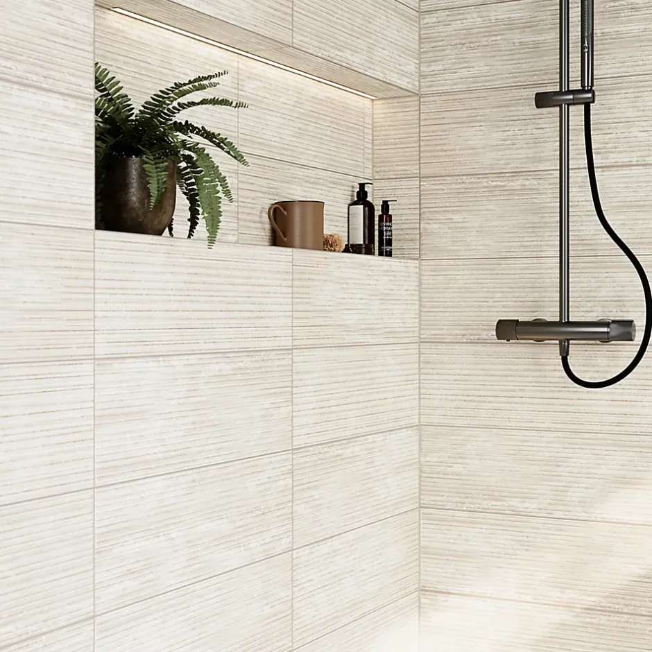 Faïence murale ivoire mat décor fines cannelures L.60 x l.20 cm x ép.9,4 mm, Soft Travertin-GoodHome Discount