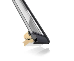 Velux Fenêtre de toit à projection Tout Confort Whitefinish - bois peint en blanc L. 114 x H. 140 cm (GPL 2057 SK08)