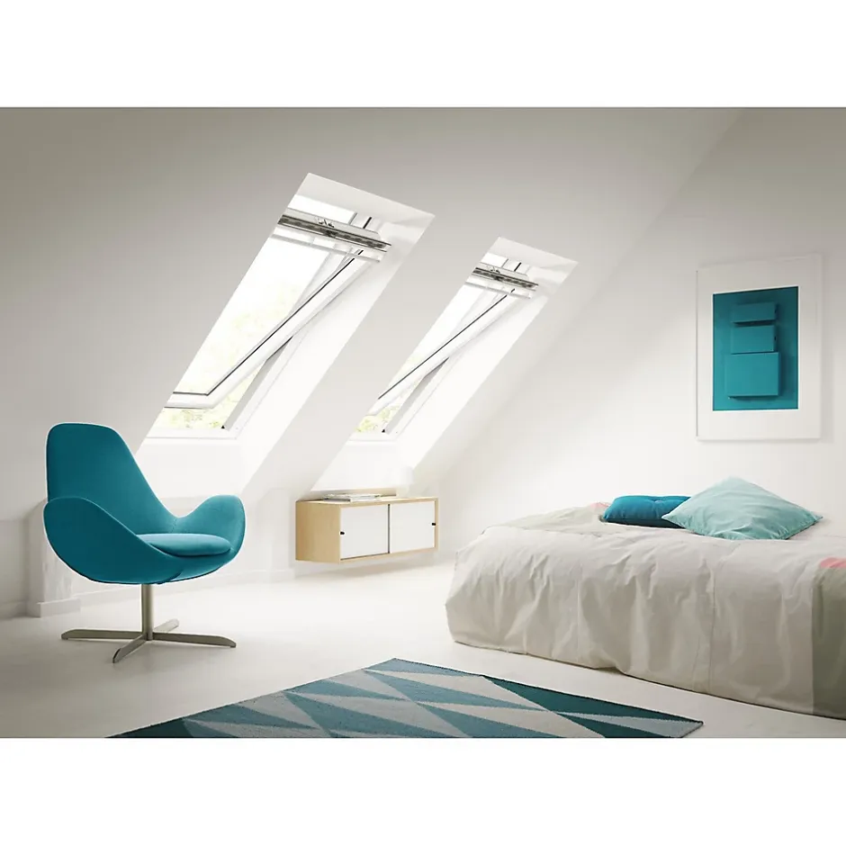 Fenêtre de toit à rotation Standard Whitefinish - bois peint en blanc L. 134 x H. 98 cm (GGL 2054 UK04)-Velux Clearance