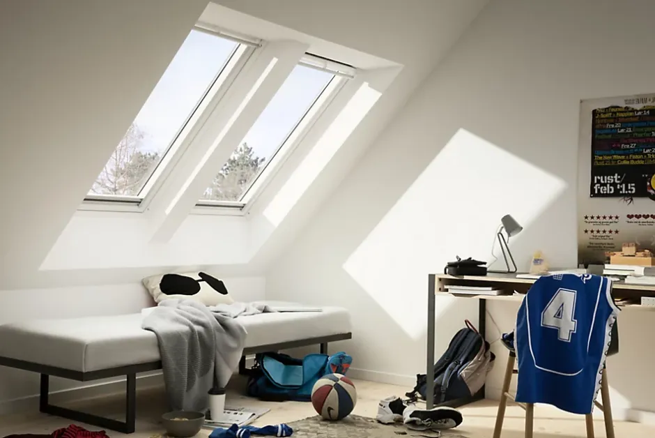 Velux Fenêtre de toit à rotation Tout Confort Everfinish - polyuréthane L. 114 x H. 118 cm (GGU 0057 SK06)