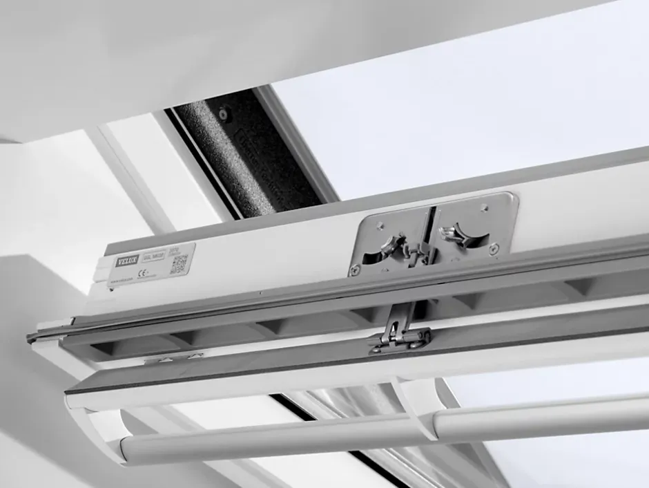 Fenêtre de toit à rotation Standard Whitefinish - bois peint en blanc L. 55 x H. 98 cm (GGL 2054 CK04)-Velux Best