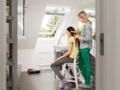 Velux Fenêtre de toit à rotation Confort Everfinish - polyuréthane L. 78 x H. 140 cm (GGU 0076 MK08)