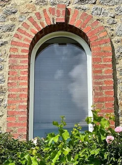 3 in 1 Fenêtre PVC cintré 1 ventail ouvrant RAL 9016 ( L.: 70 cm x H.: 80 cm)