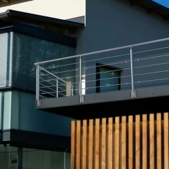 Kordo Garde-corps inox gris pose latérale, Inoca