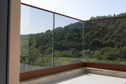 Verrea Garde-corps vitré , Intérieur et Extérieur , MARS 2525 , Vitrage feuilleté 88-2 , Fabrication française