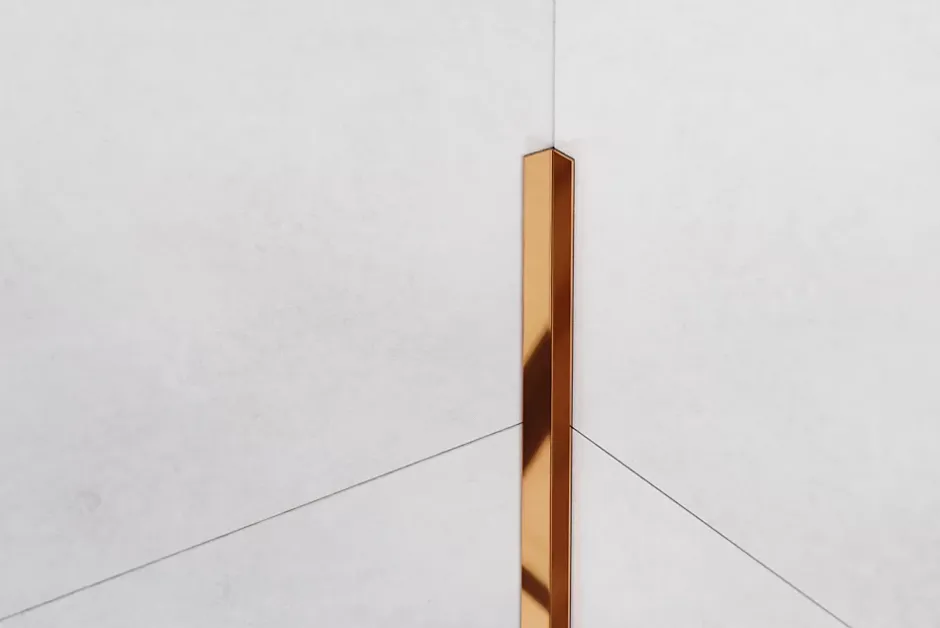 Ilcom Profilé décoratif Li Angle intérieur en acier inoxydable Cuivre poli - 10 mm x 2440 mm x 0,65 ep.