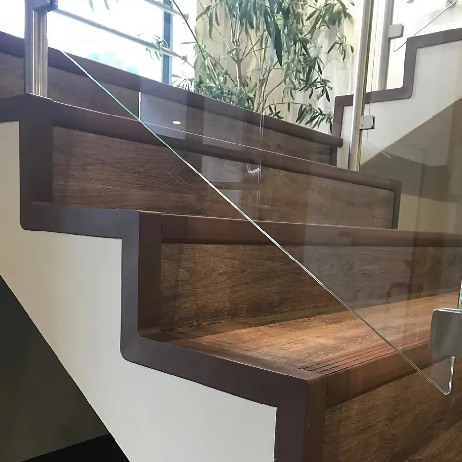 KIT de finition pour escaliers en PVC, marron, 1m-Quest Discount