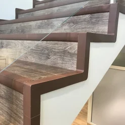 KIT de finition pour escaliers en PVC, marron, 1m-Quest Discount