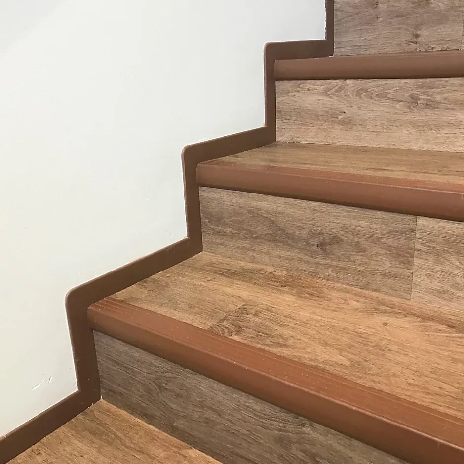 Quest KIT de finition pour escaliers en PVC, marron, 1m