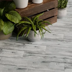 GoodHome Lames PVC Clipsable - Ep. 4 mm - GARANTIE 15 ans - Bois Gris Clair - Dimensions L 122 x l 18 cm